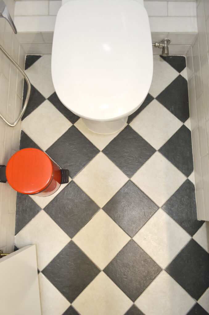 Black and white floor tiles 20x20